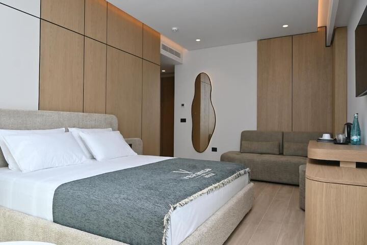 Room 15 of 67