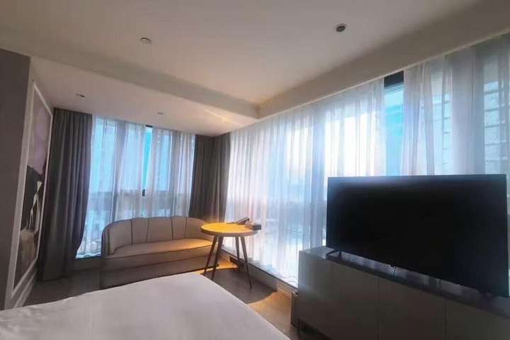 Room 18 of 66