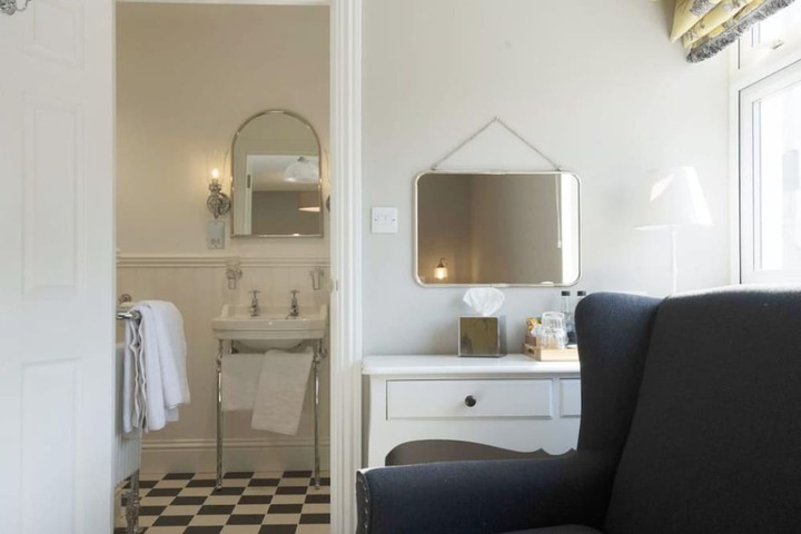 Room 29 of 46