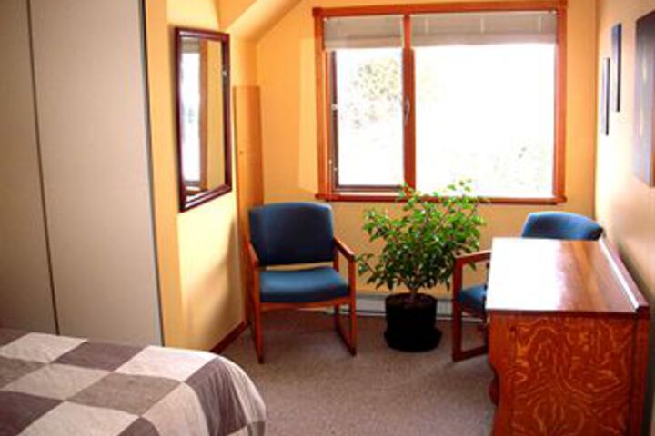 Room 13 of 18
