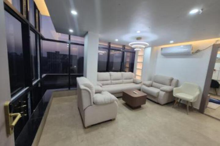 Suite 24 of 25