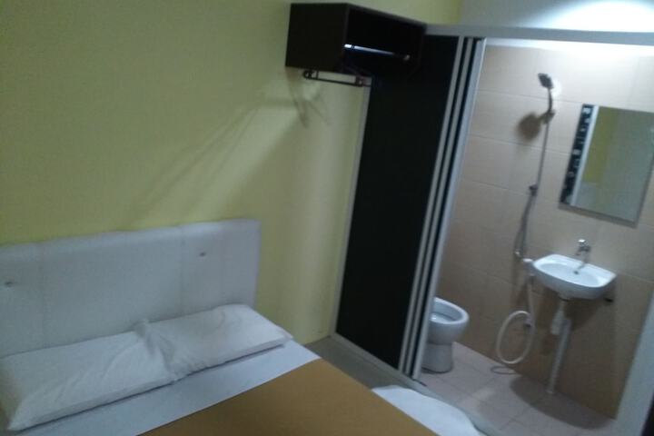 Room 15 of 19