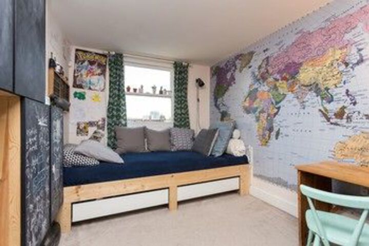 Room 17 of 48