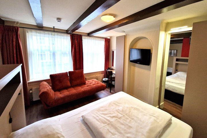Room 48 of 118