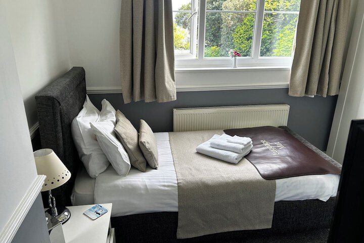 Room 43 of 68