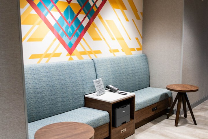 Business Center 66 of 75