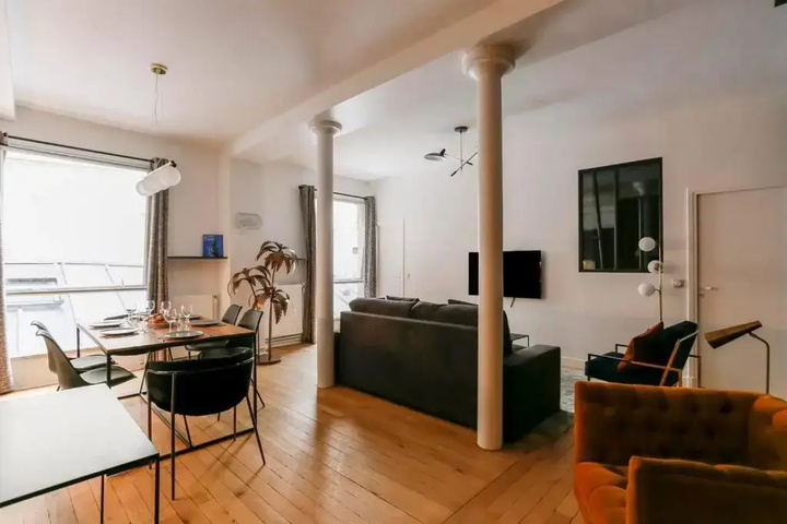 Louvre / Palais Royal Luxury Three Bedroom Duplex