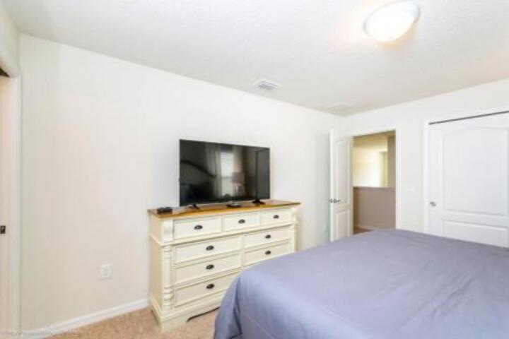 Southampton Come with a Resort in Kissimmee, FL