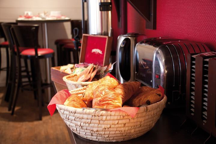 Breakfast/Coffee Service 65 of 78