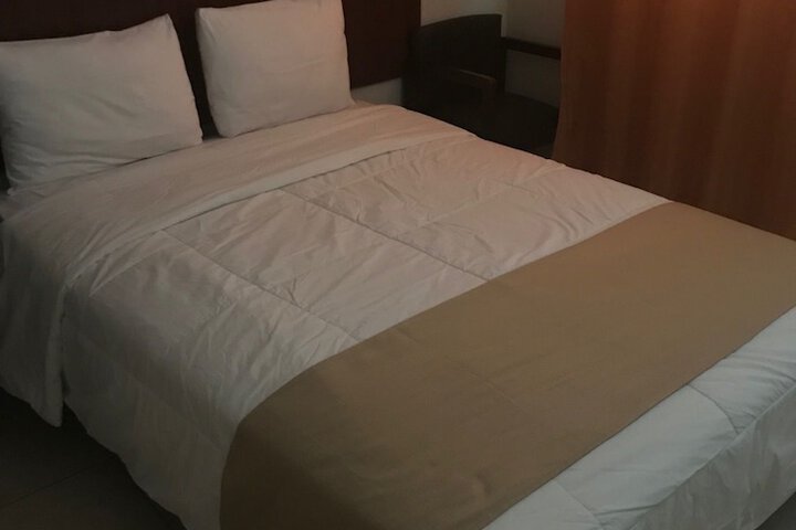 Room 6 of 11