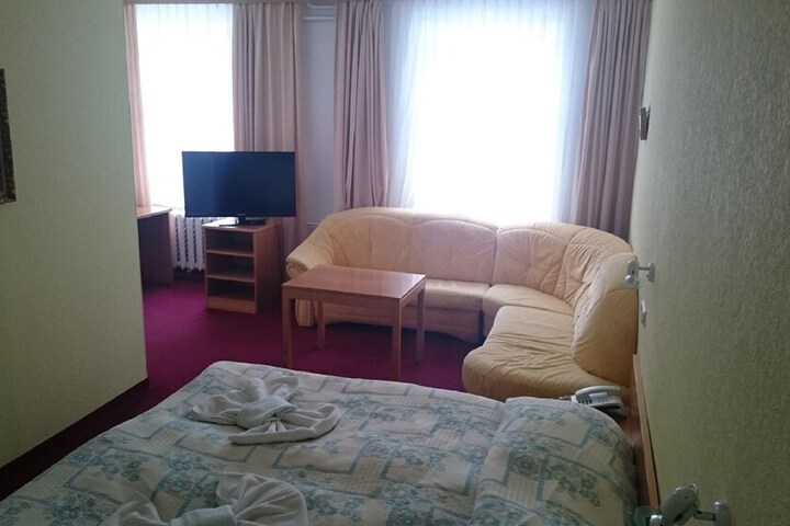 Room 5 of 38