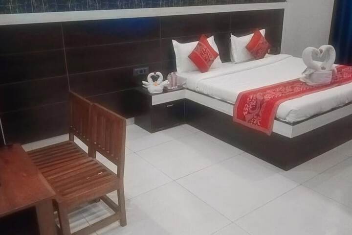 Room 4 of 42