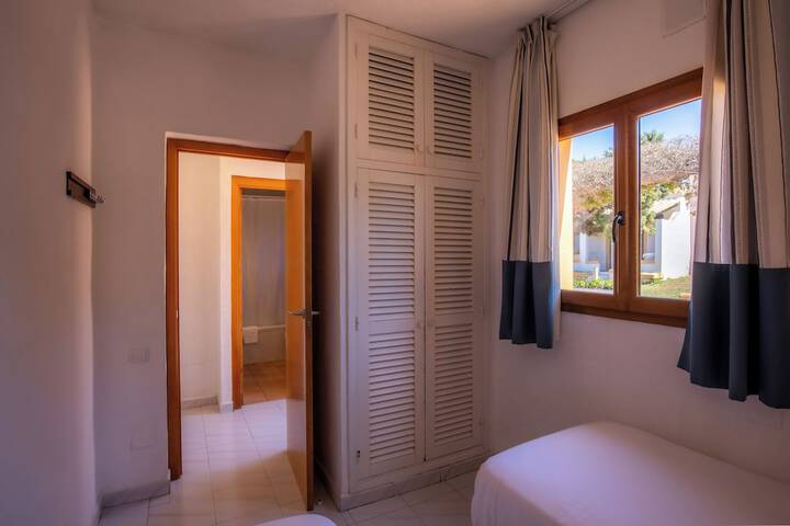 Room 20 of 132