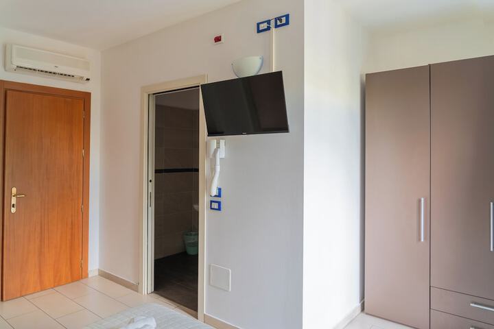 Room 10 of 49