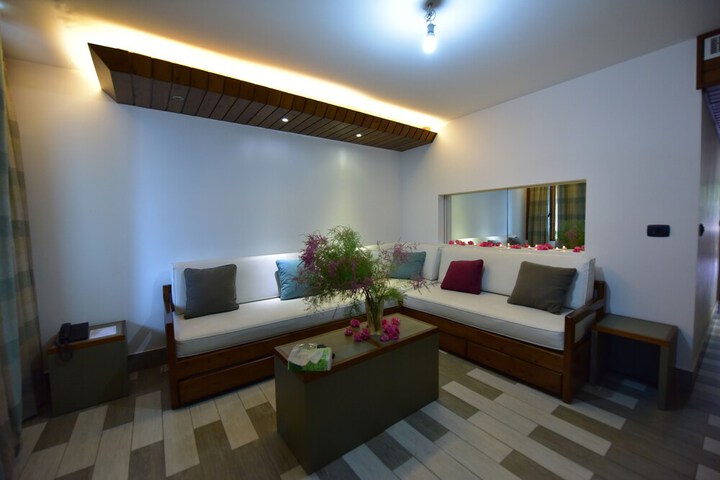 Room 14 of 28