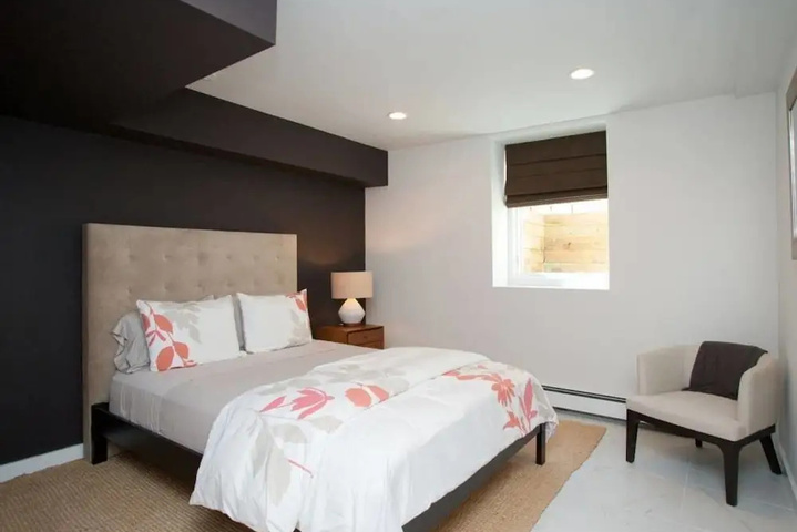 Room 5 of 14
