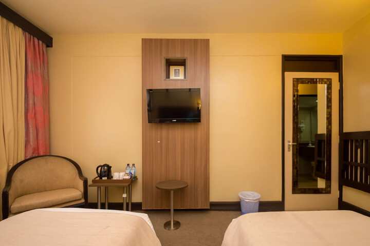 Room 38 of 174