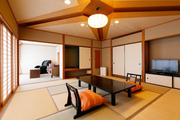 Room 25 of 93