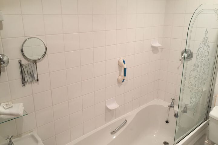 Room 33 of 58