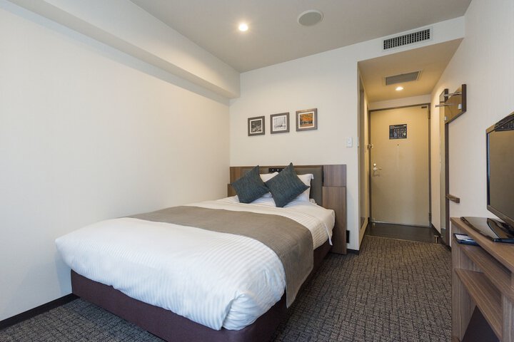 Room 6 of 23