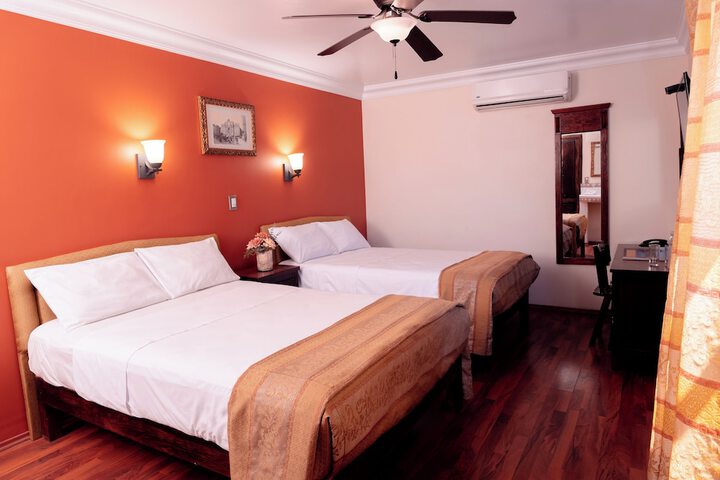 Room 8 of 28
