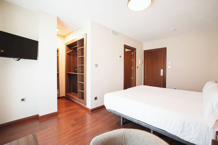 Room 13 of 17