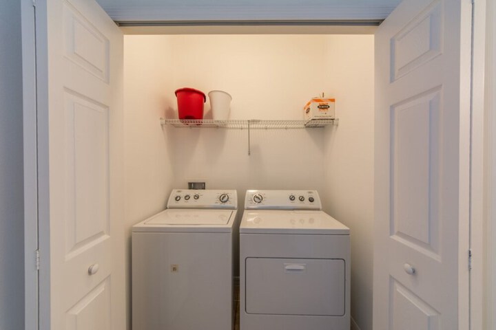 Laundry 17 of 41