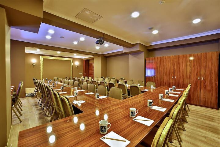 Meeting facility