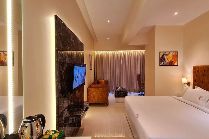 Room 3 of 37
