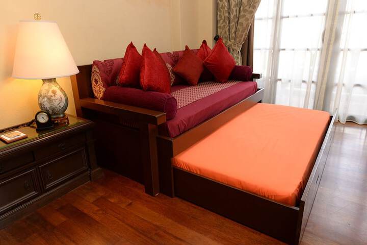 Room 4 of 66