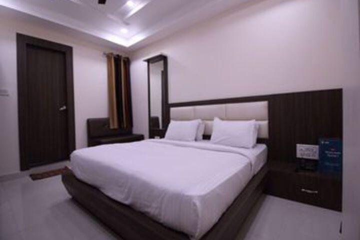 OYO 9919 Nandgiri Palace