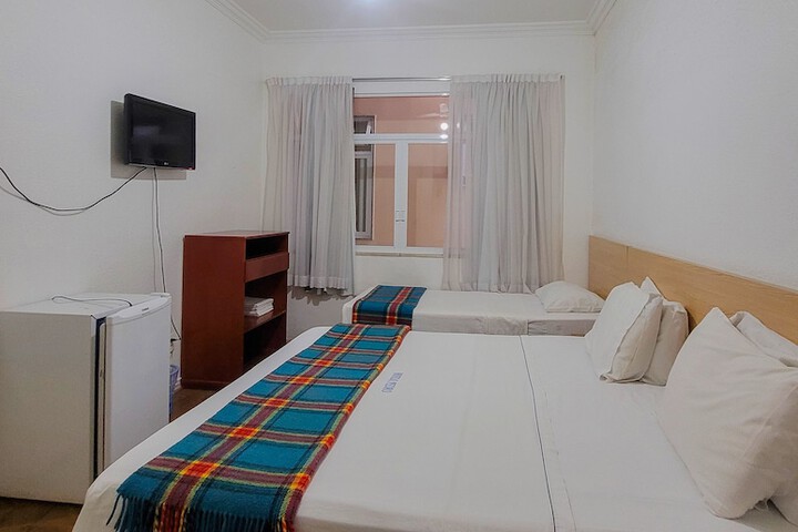 Room 10 of 38