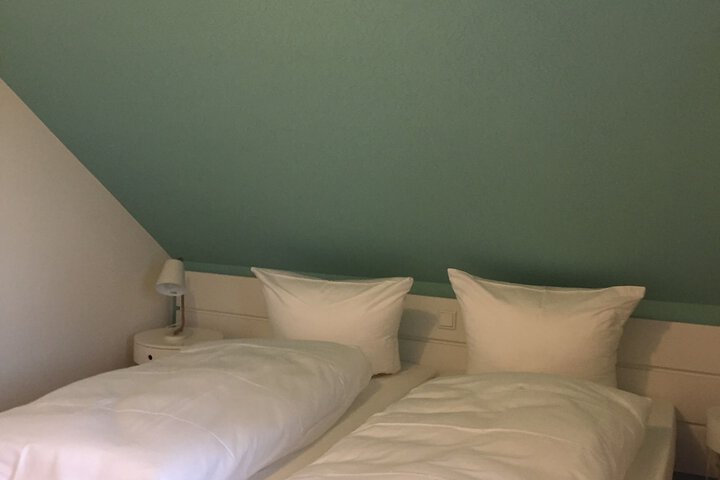 Room 9 of 47