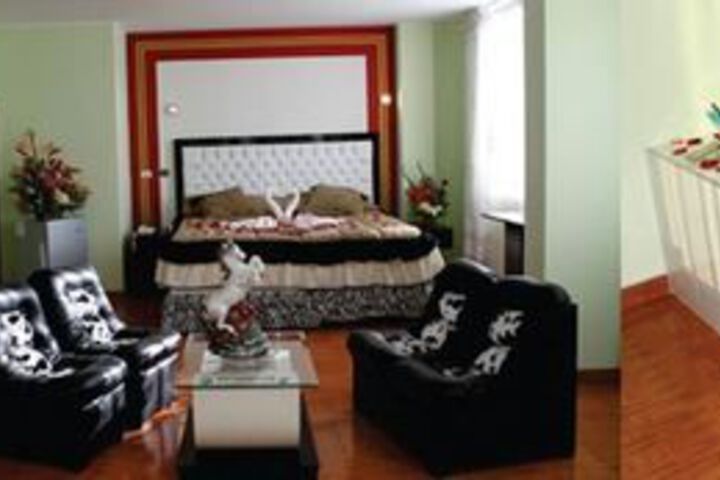 Room 7 of 16
