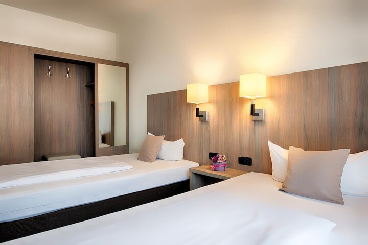 Room 26 of 62