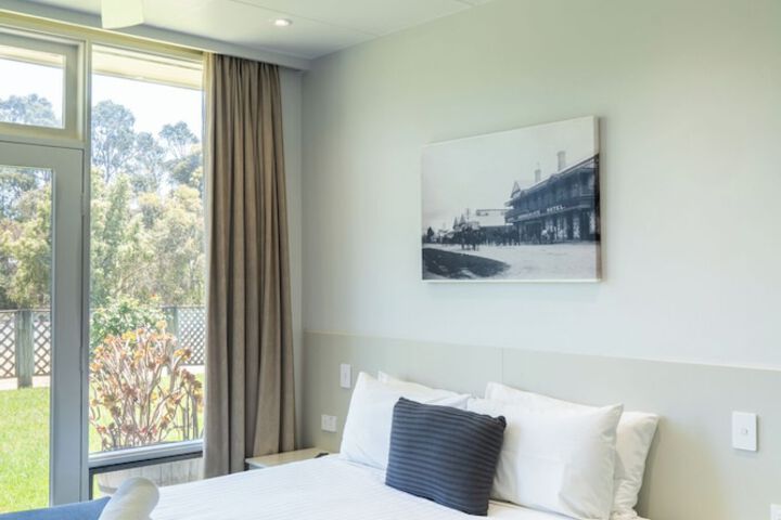 Room 6 of 27