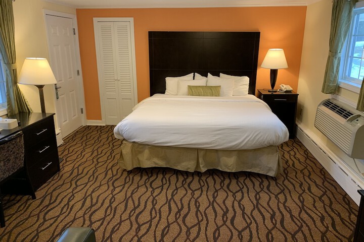 1 King Bed (1 of 6)