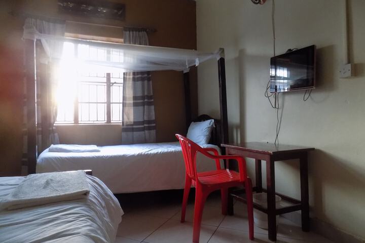 Room 2 of 23