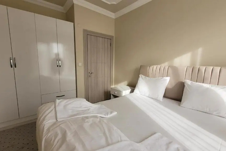 Room 3 of 9