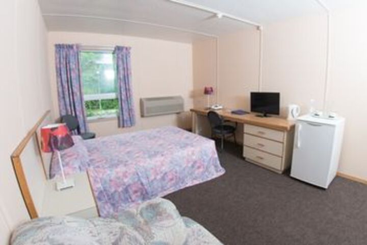 Room 18 of 37