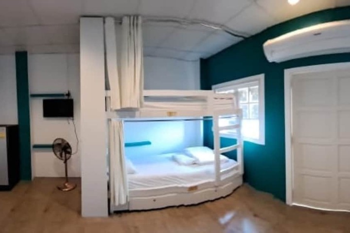Room 20 of 38