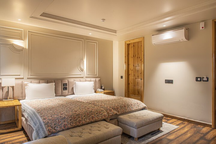 Room 27 of 113
