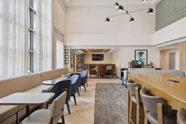 Breakfast/Coffee Service 110 of 131