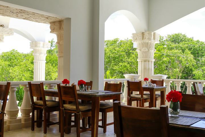 Dining 61 of 104