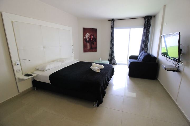 Room 11 of 70
