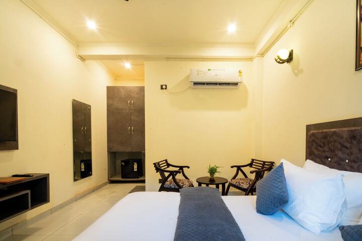 Room 2 of 29