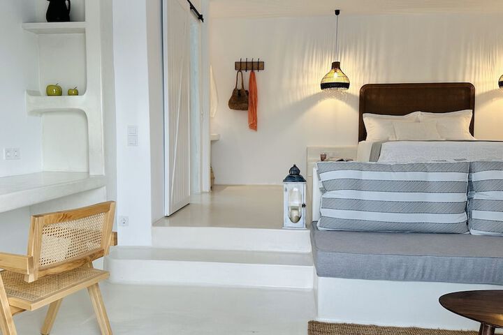 Room 6 of 98