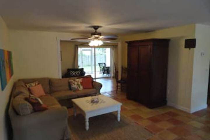 Room 17 of 27