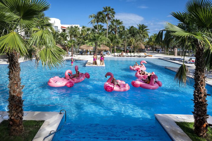 Pool Hotel
