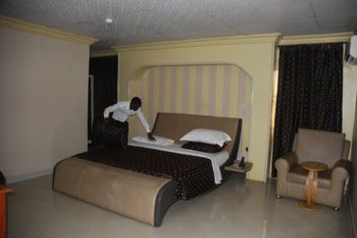Room 6 of 21